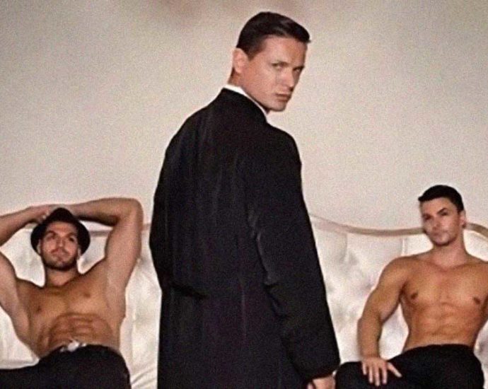 prete parroco sesso in canonica
