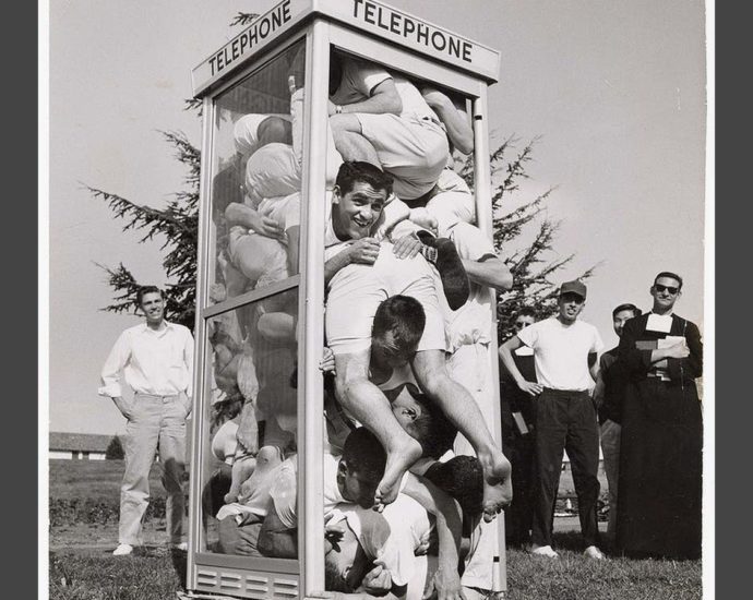 cabina del telefono piena